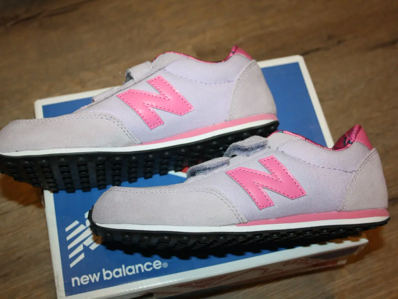 Billede 1 - NYE* sneakers/kondisko fra New Balance i str. 34