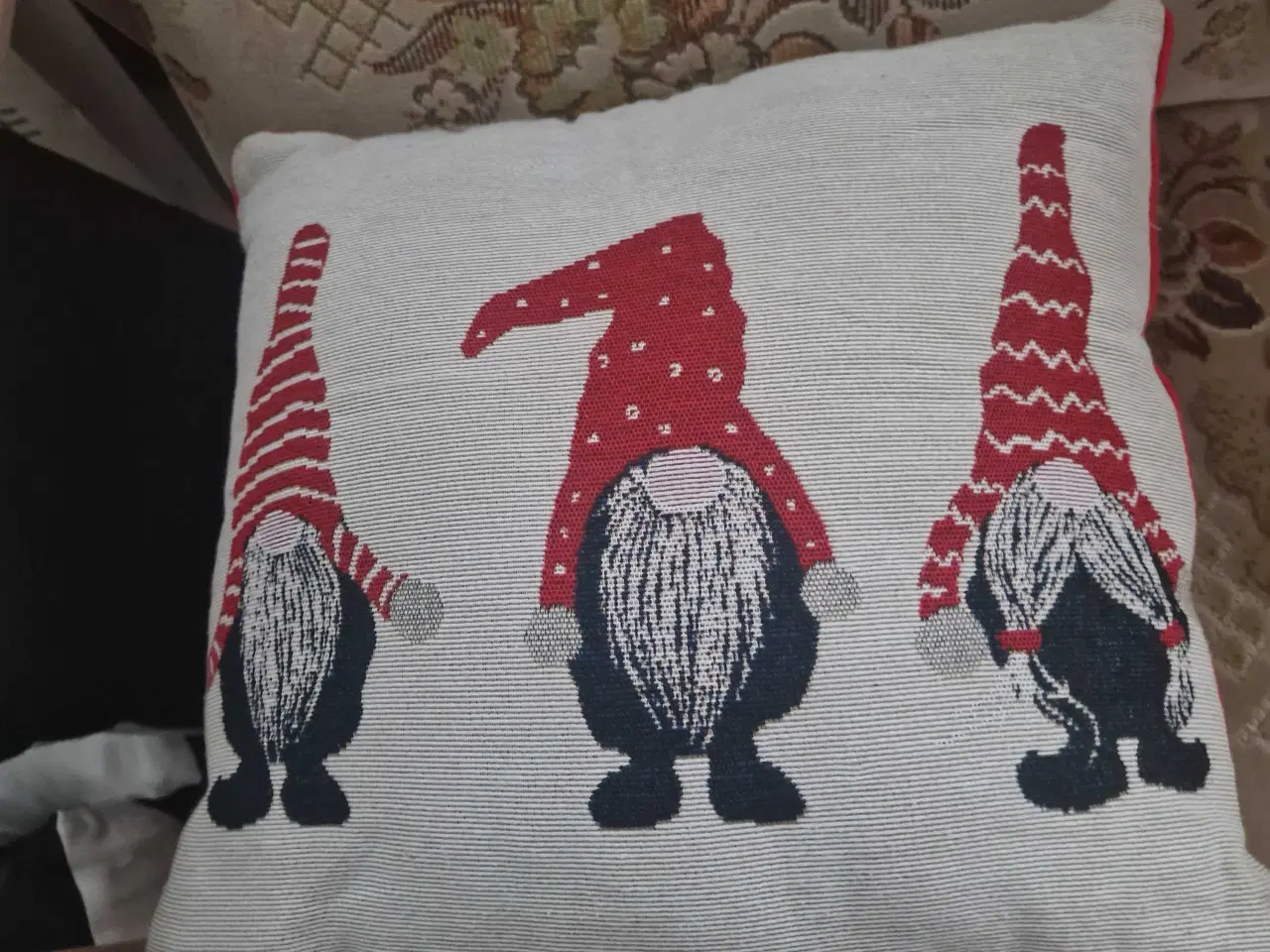 Billede 1 - Sofa puder med nisser og dyr