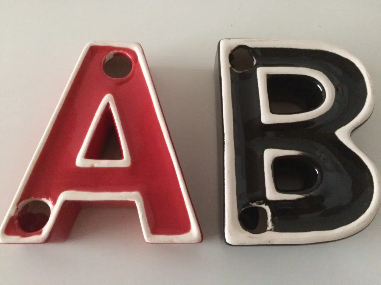 Billede 1 - Bogstaver i keramik