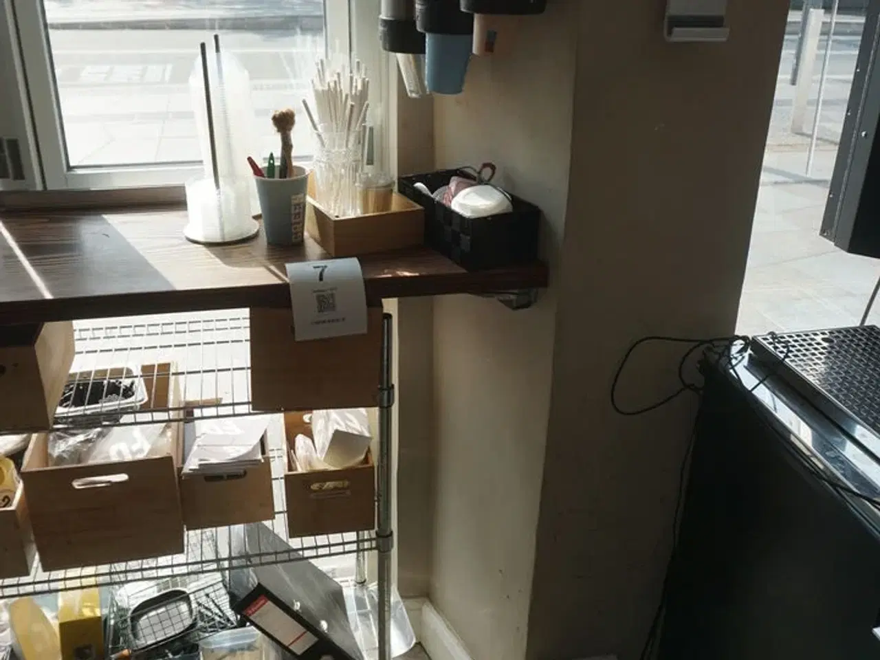 Billede 3 - Arbejdsbord med indhold