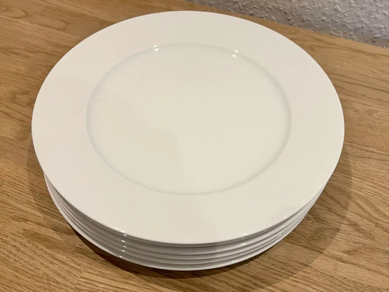 Billede 3 - Ikea tallerkener, dybe, flade og frokost