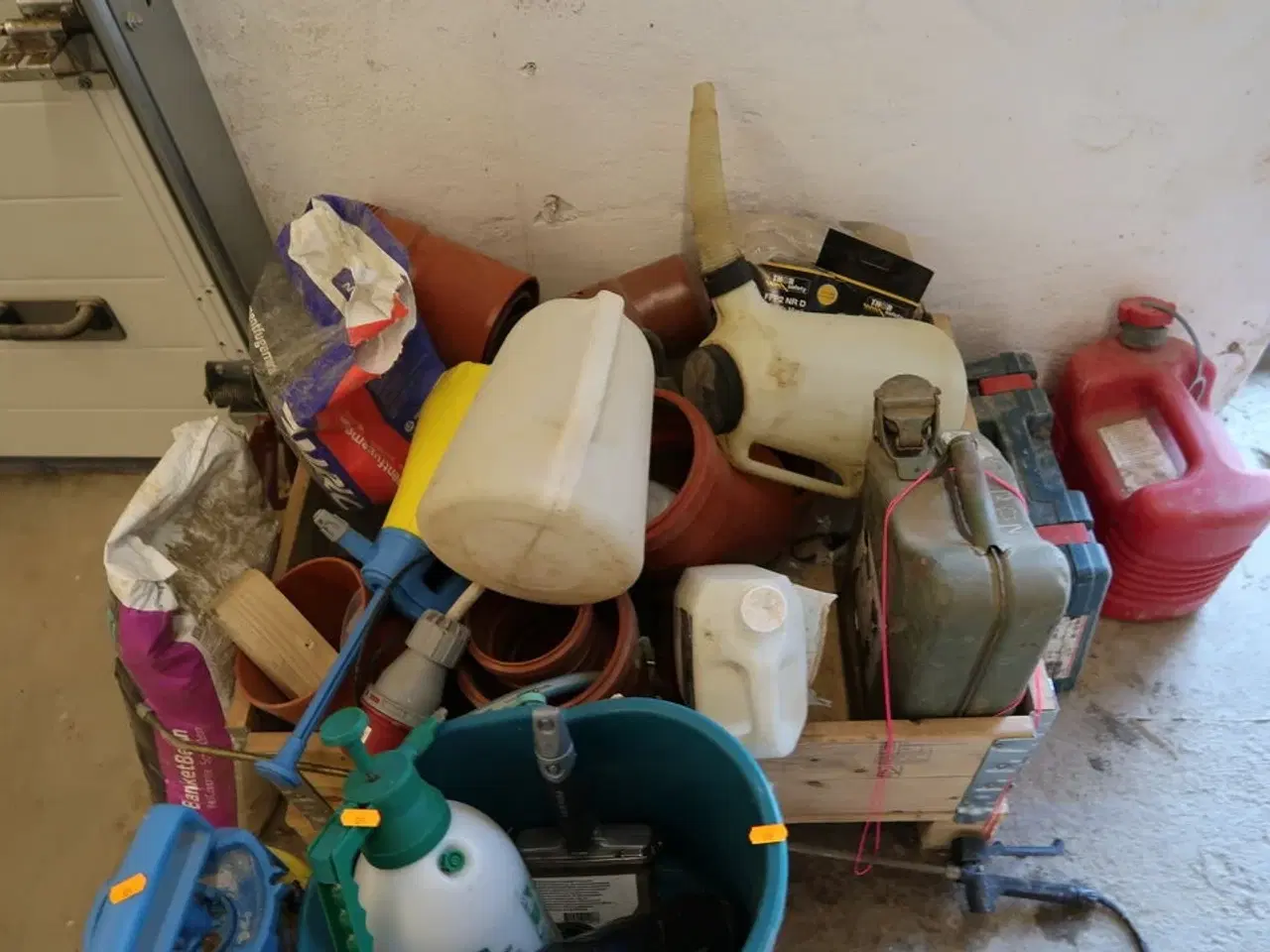 Billede 3 - Div. Dunke, tryksprøjter, varelager m.m.