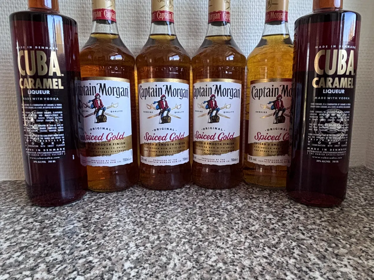 Billede 1 - 4 flasker Morgan Rom og 2 flasker Cuba Caramel