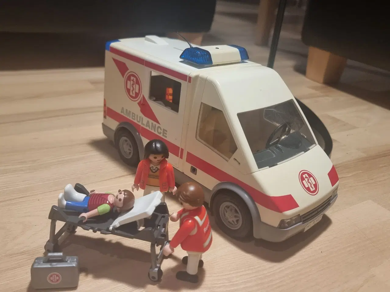 Billede 2 - Playmobil Ambulance