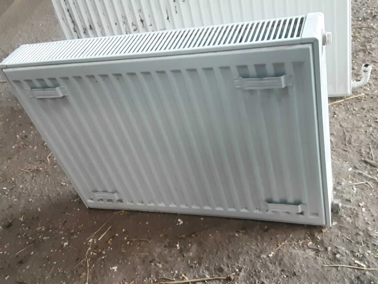Billede 3 - 4 radiator  i forskellige  mål sælges 