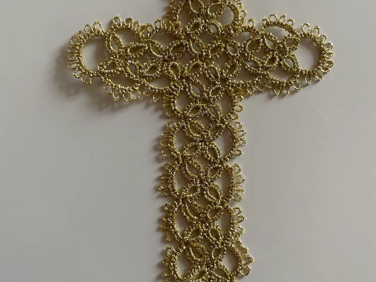 Billede 2 - Orkerede og kniplede små kors