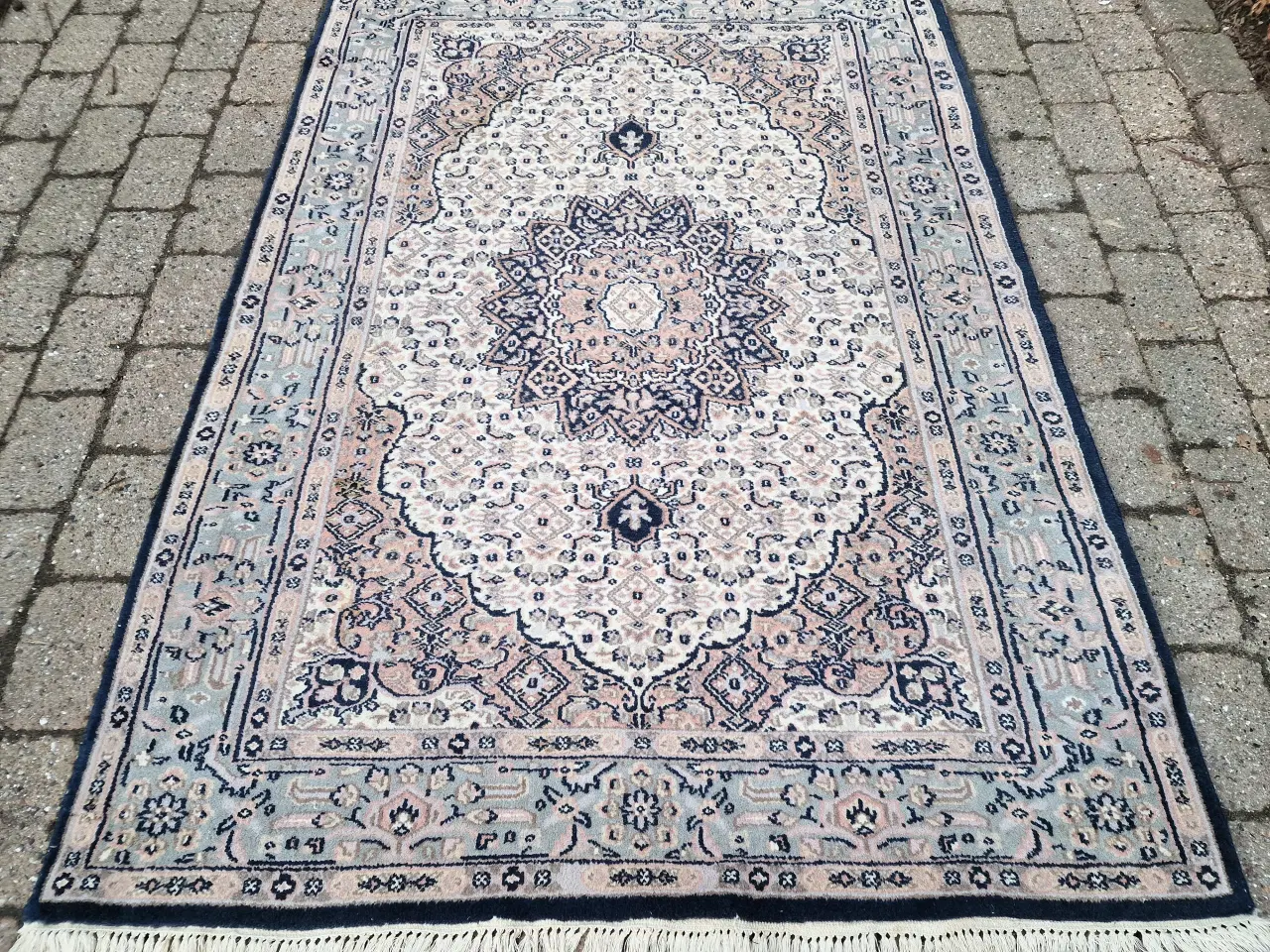 Billede 7 - Ægte håndknyttet  vintage orientalsk tæppe.