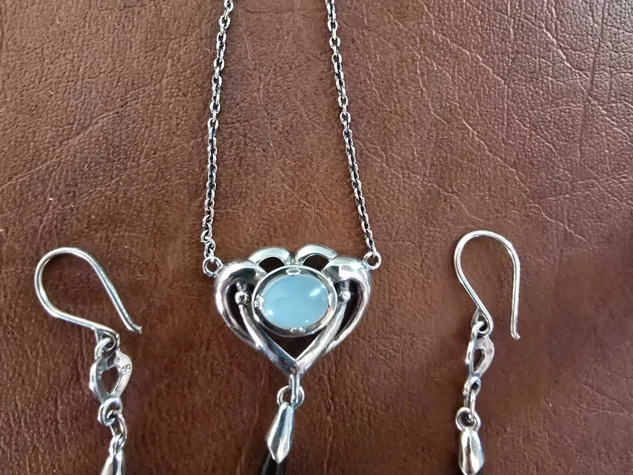 Billede 2 - Halskæde og øreringe