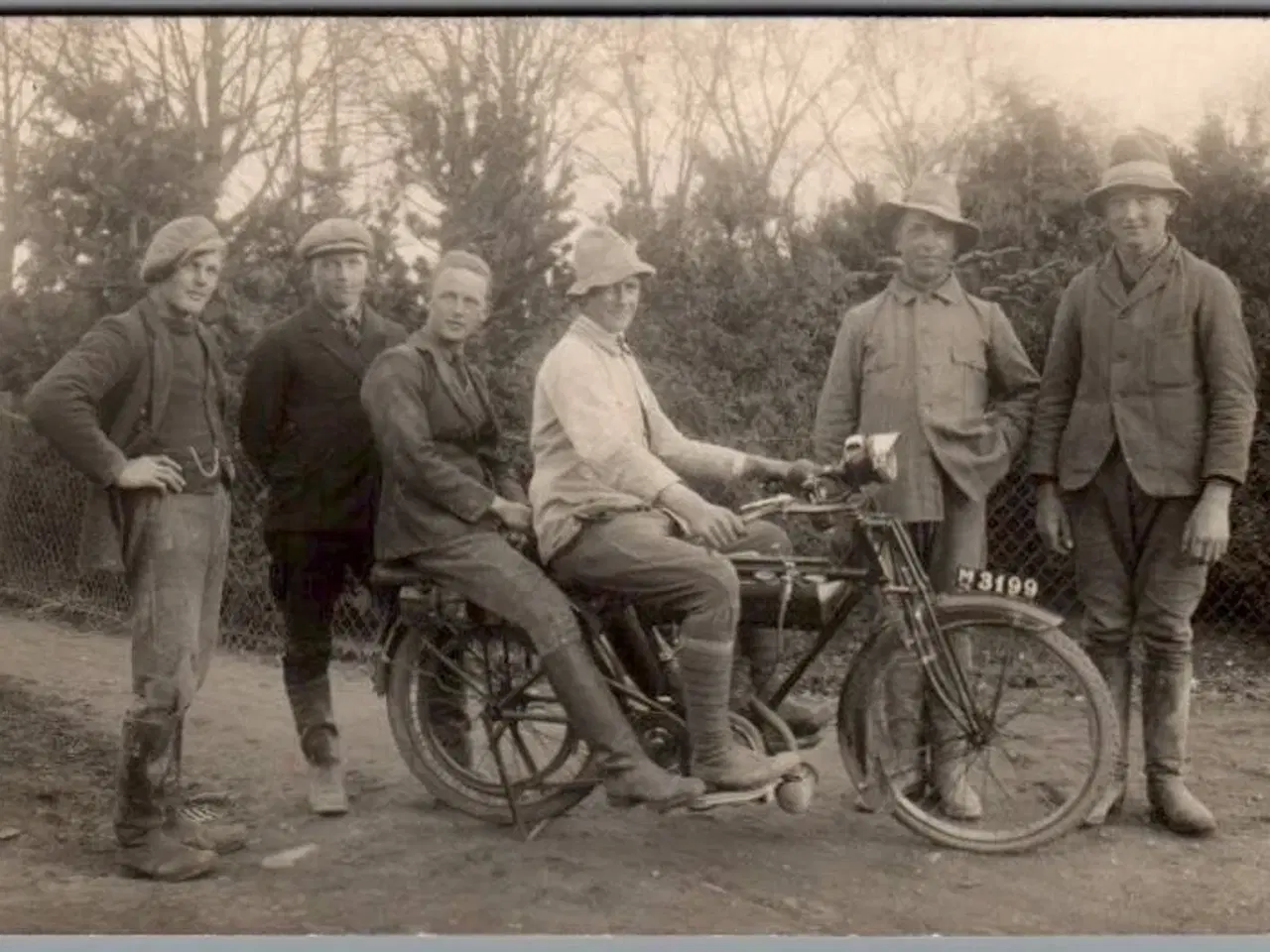 Billede 1 - Motorcykel Nummerplade M 3199 (Odense Amt ) -  Fotokort