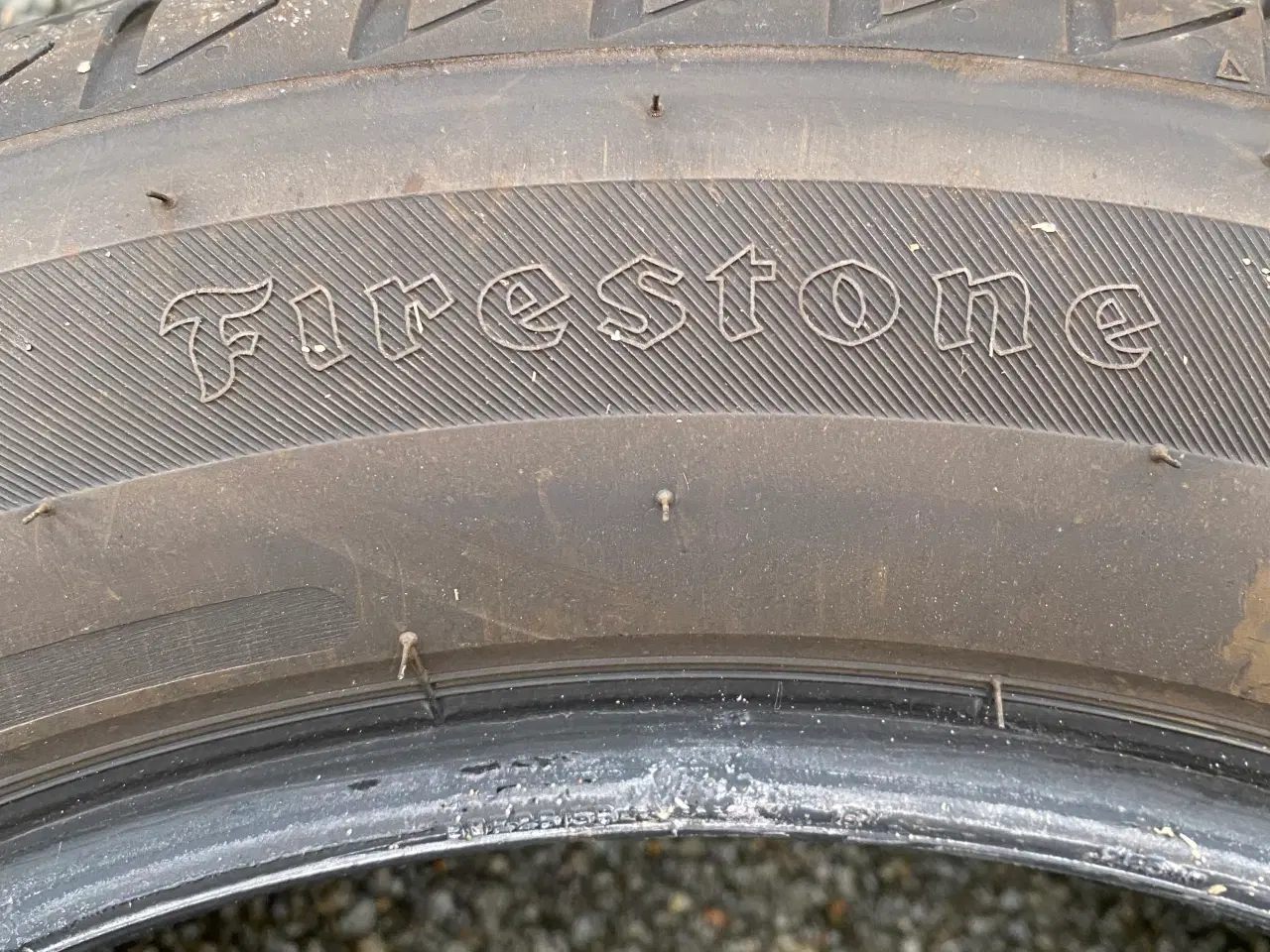 Billede 1 - 2 stk brugte sommerdæk sælges. Firestone 215/55 r1