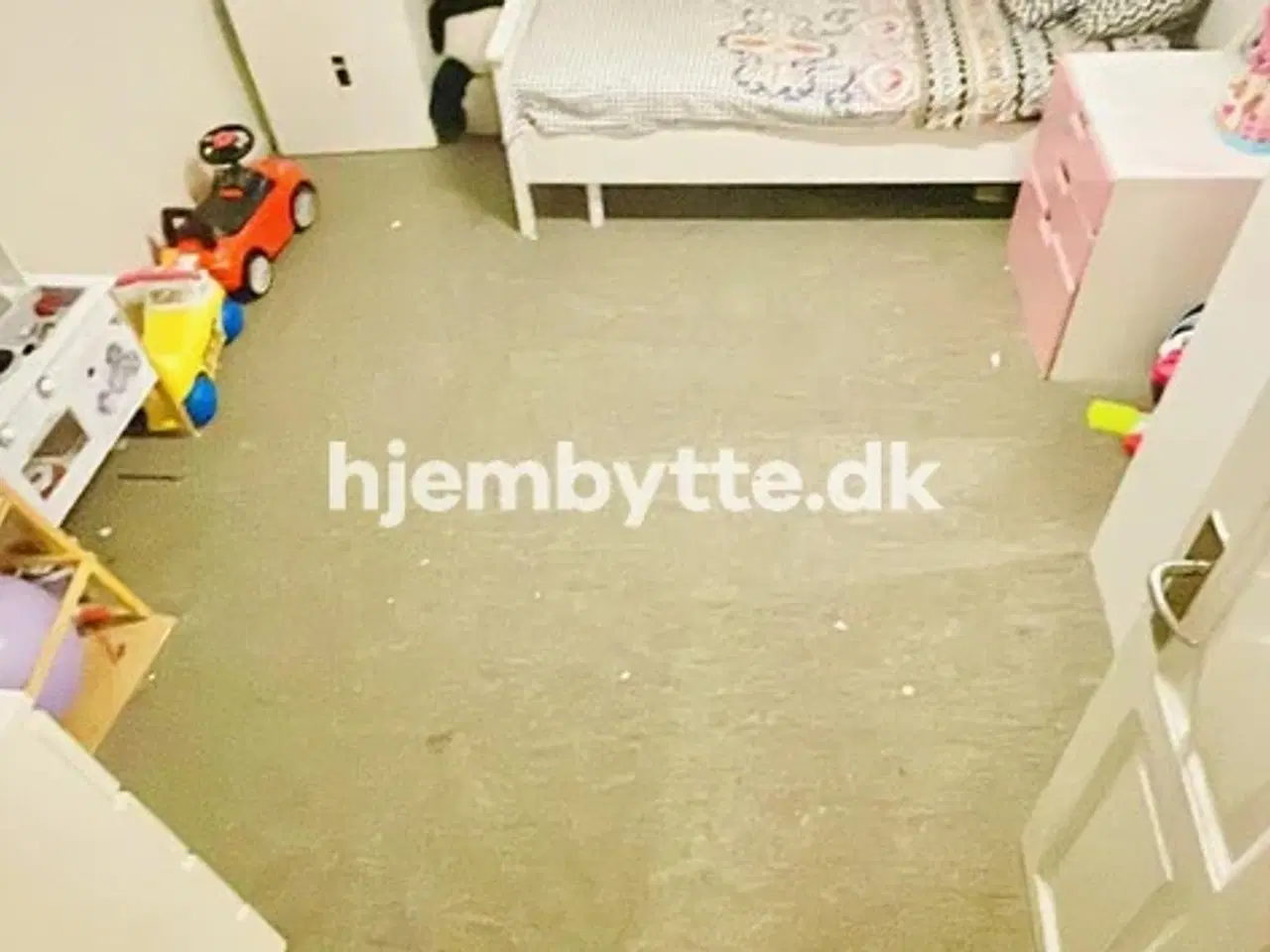 Billede 2 - Hjembytte - Kirketorvet