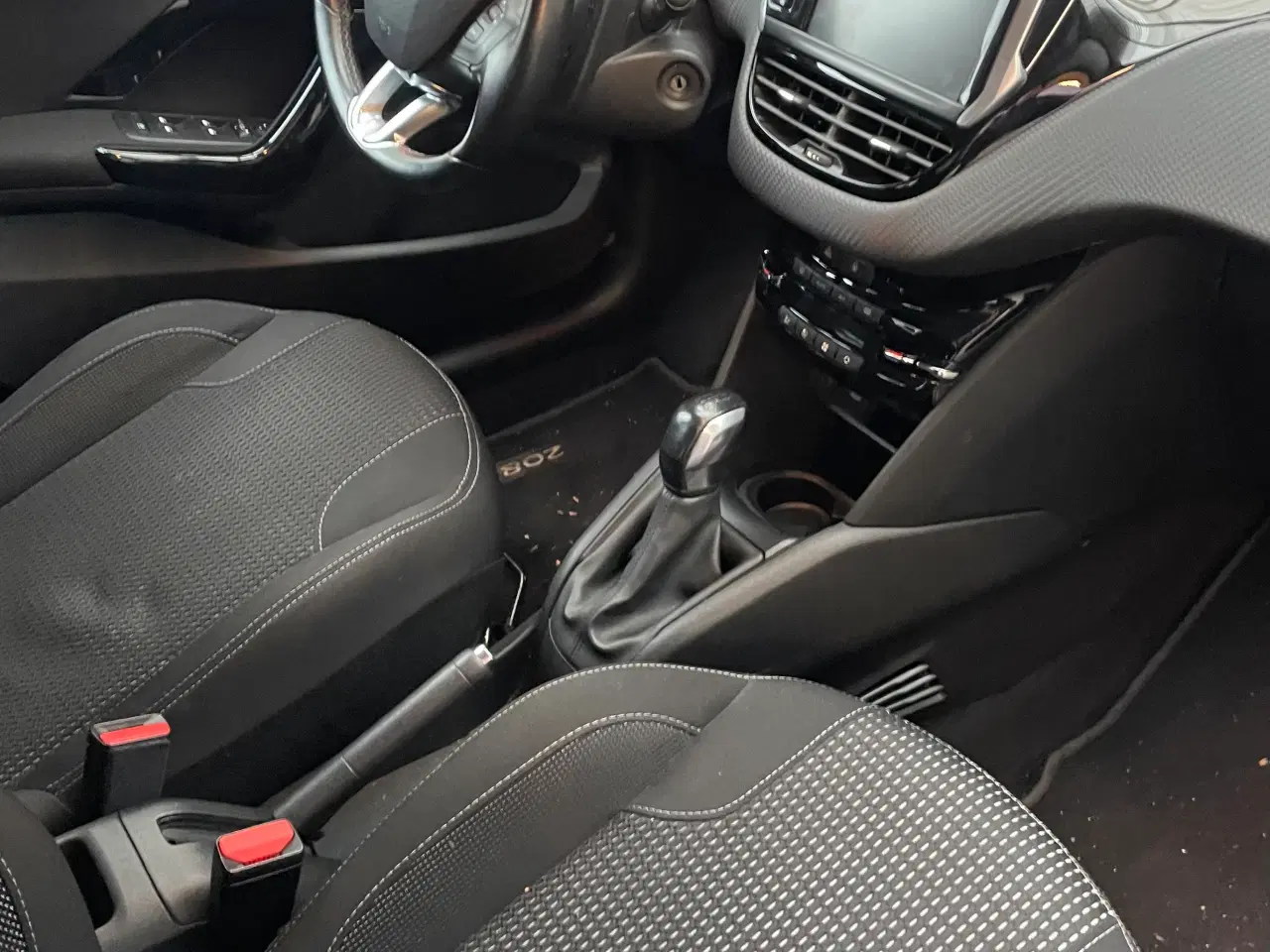 Billede 6 - Peugeot 208 1,6 HDI - Desire 100 HK