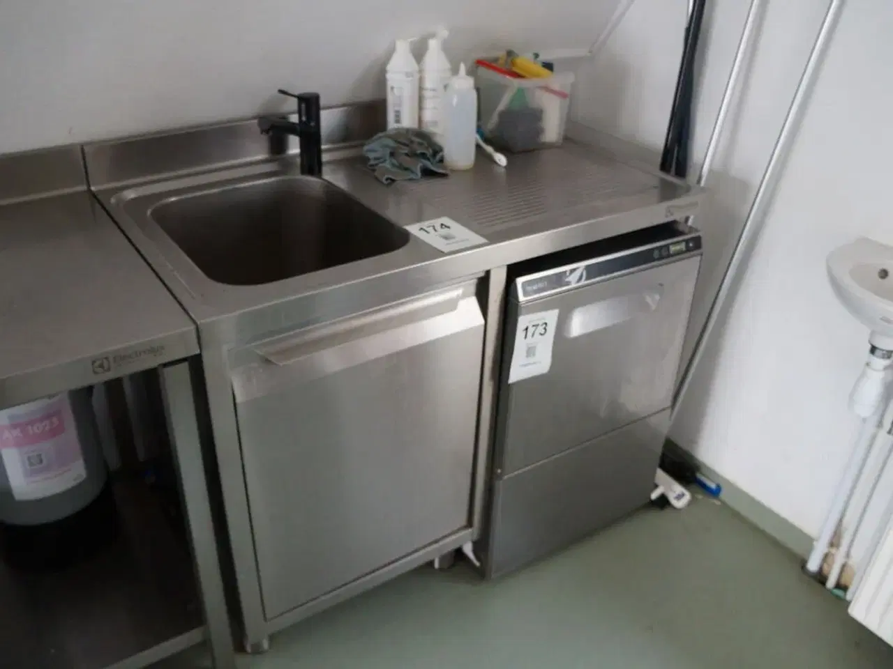 Billede 2 - Arbejdsbord i rustfri stål  ELECTROLUX 120x80x89,5 cm