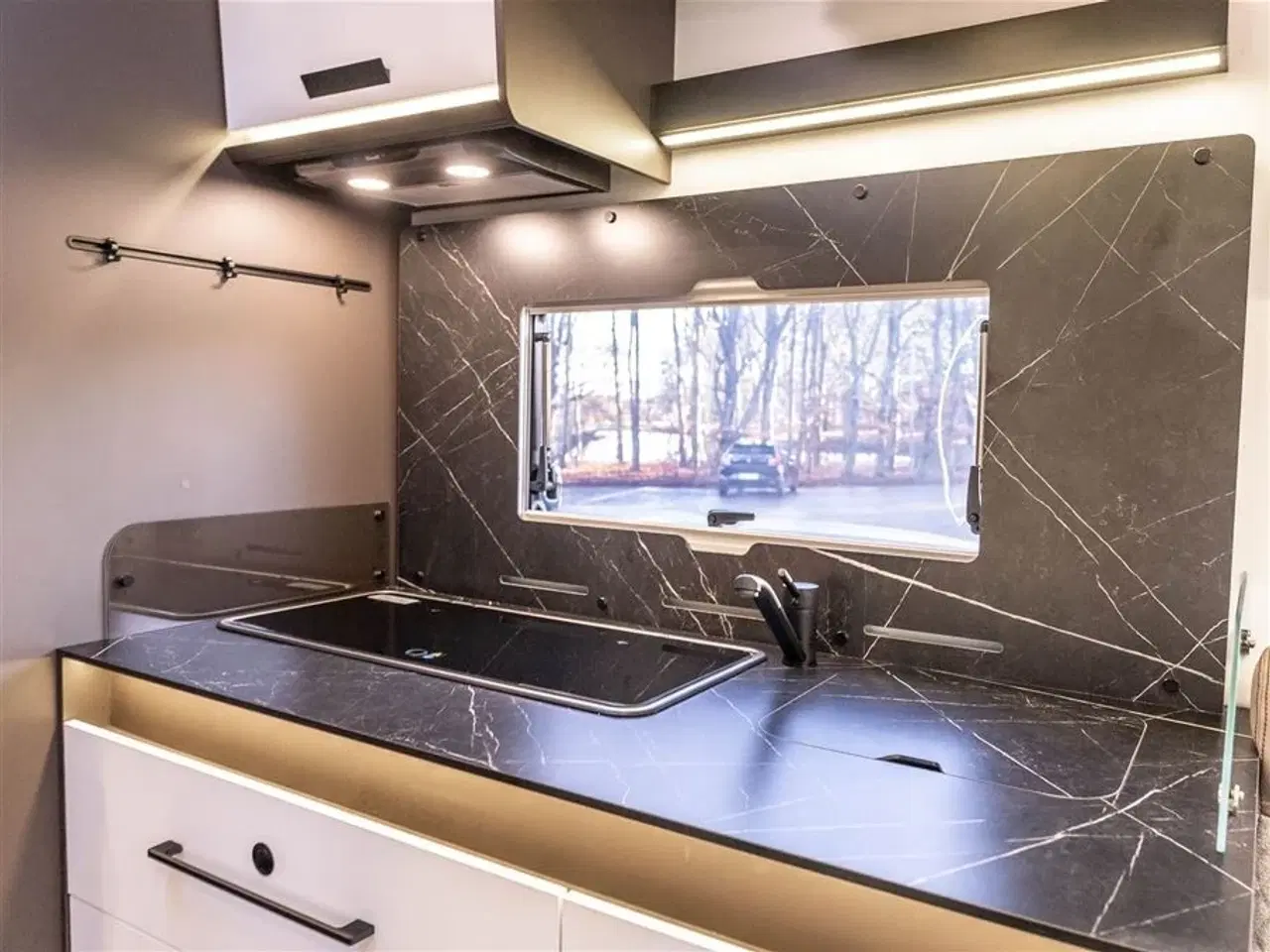 Billede 10 - 2026 - Benimar Mileo 268 Skandinavisk design og komfort året rundt