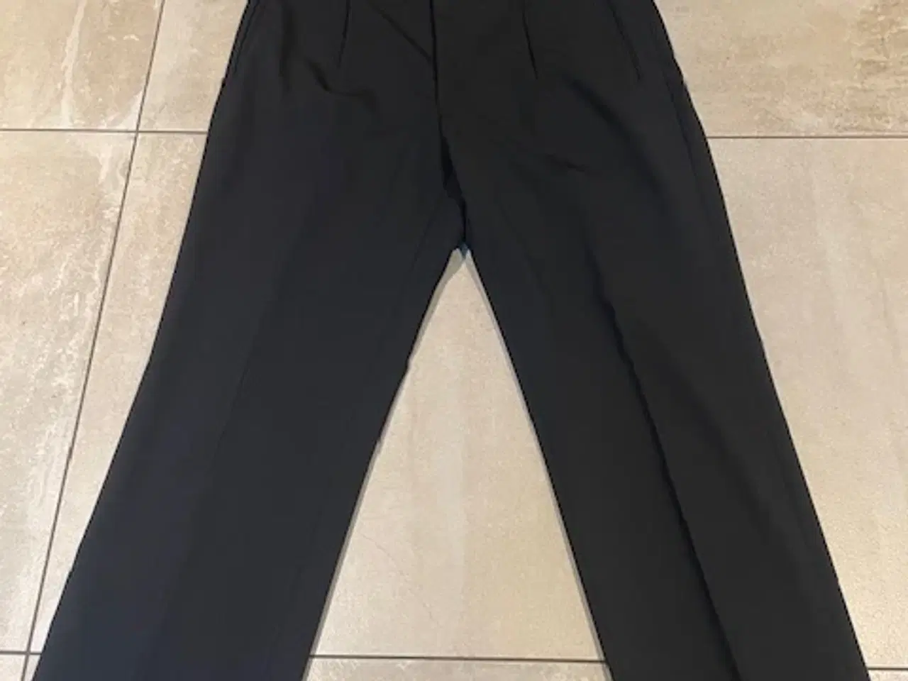 Billede 2 - Sort jakkesæt