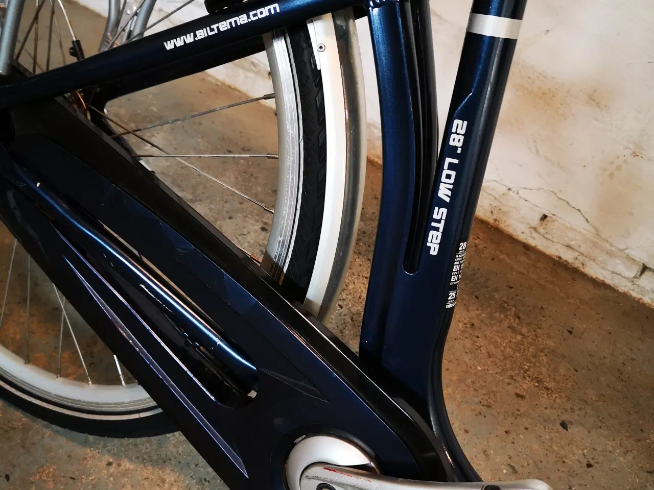Billede 12 - El cykel Yosemite 28" 48cm ny dæk ,lås, kurv , 7 g