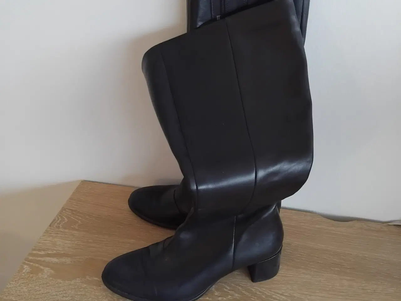 Billede 2 - Lange støvler sorte str. 36