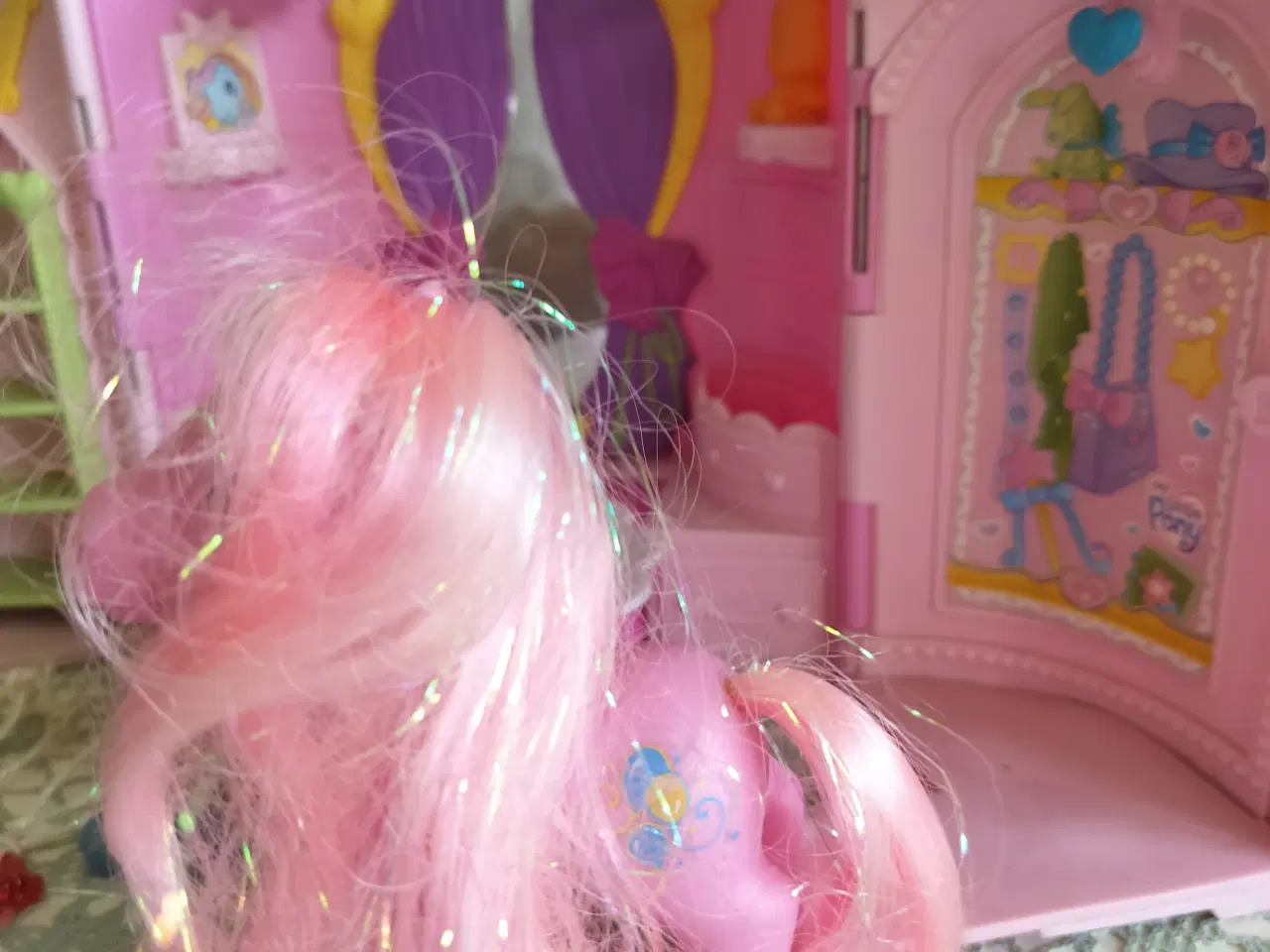 Billede 5 - My Little Pony G3 - Beauty-room m/pony og tilbehør