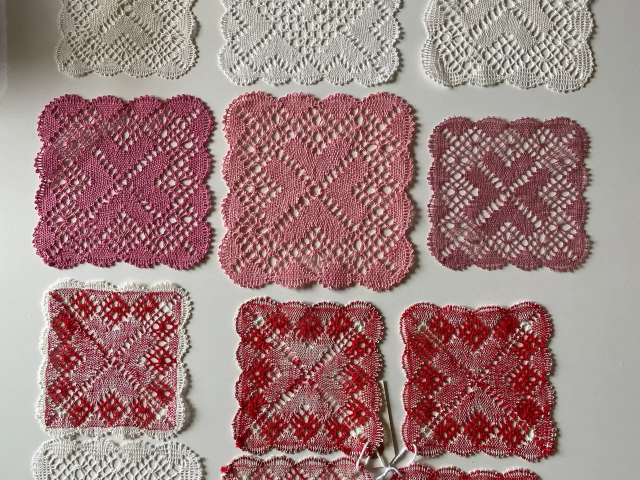 Billede 3 - Kniplede servietter alle ubrugte. 