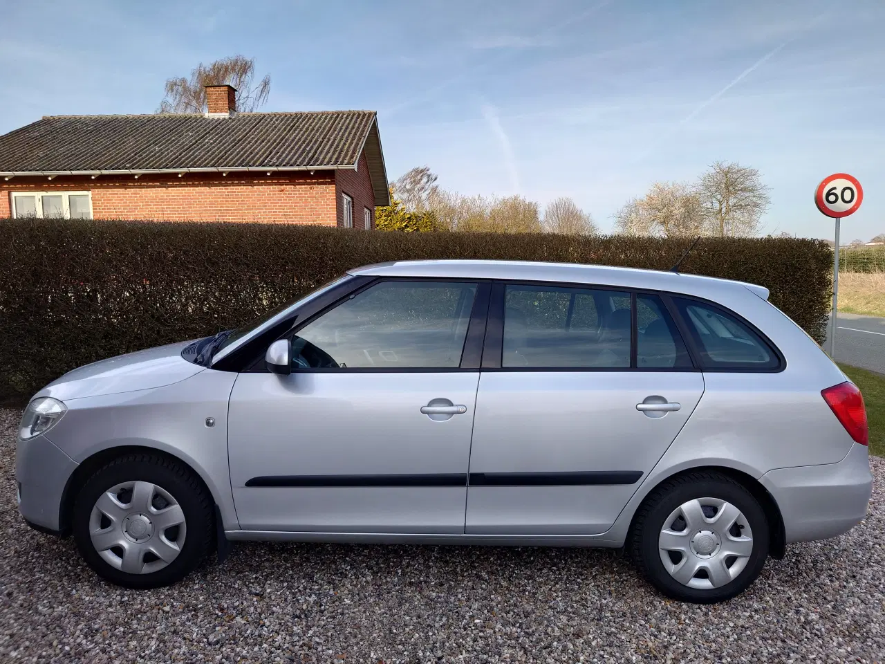 Billede 4 - Ny serviceret velholdt familie bil med god plads.