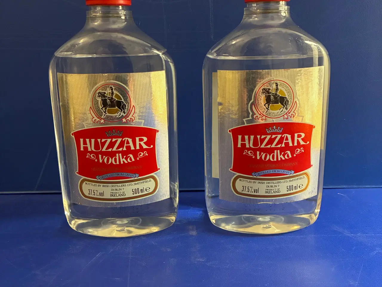 Billede 1 - 2 FL. HUZZAR VODKA. HVER FLASKE INDEHOLDER 500 ML.