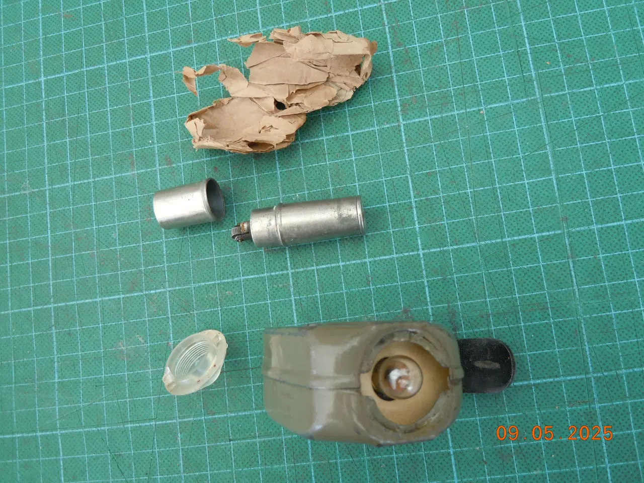 Billede 5 - Wehrmacht dynamolygte og benzinfyrtøj.