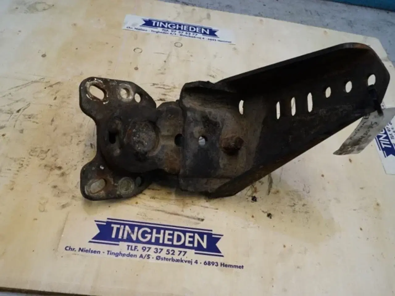 Billede 9 - Case Maxxum 115 R.H. Skærmbeslag 87748075