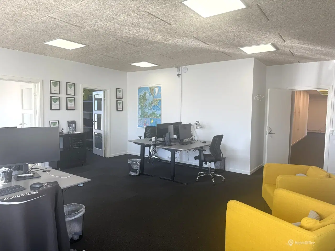 Billede 3 - Super godt indrettet kontor!