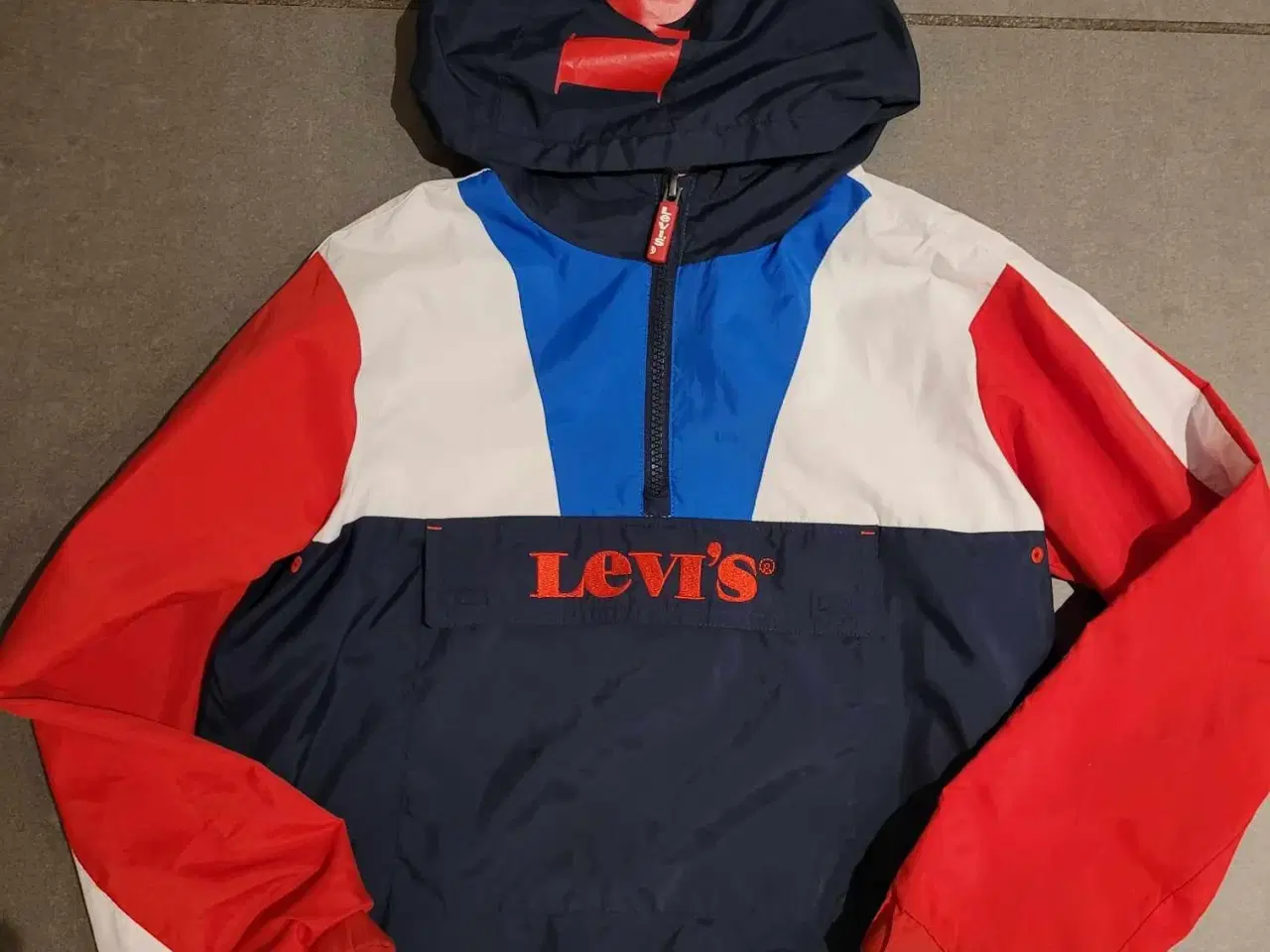 Billede 1 - Smart og fin anorak fra Levis