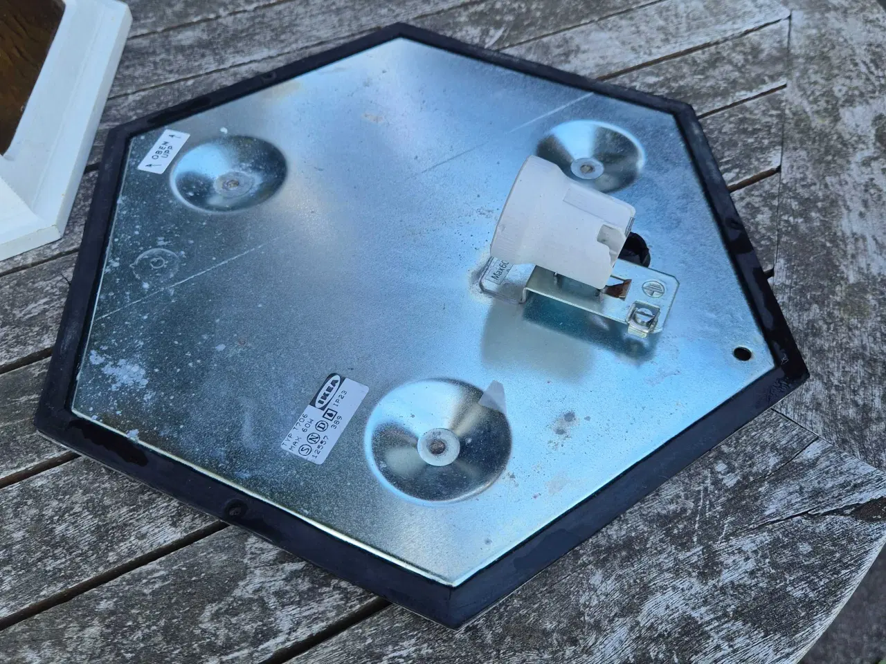 Billede 16 - Sekskantet plafond med gule glas 