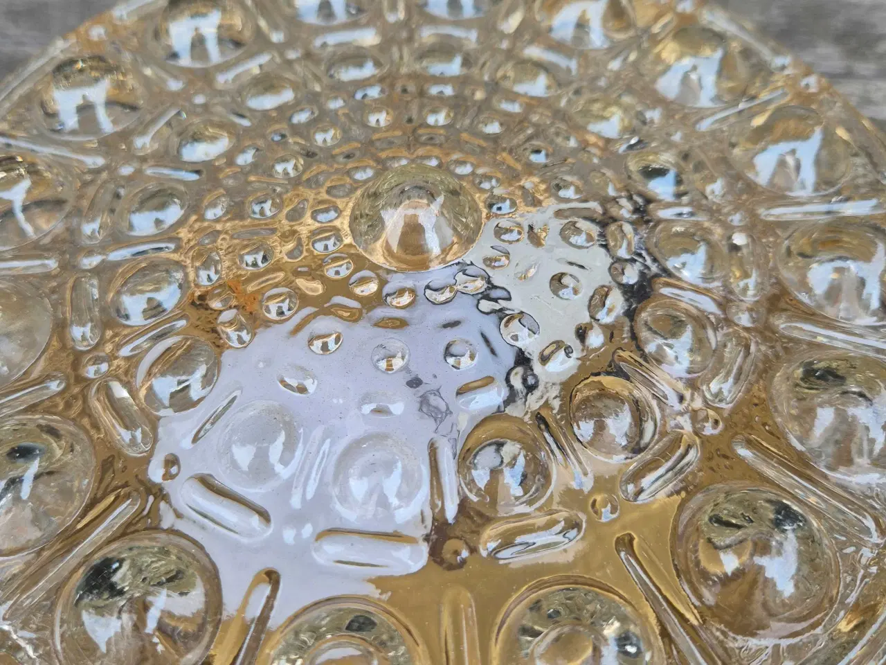 Billede 3 - Rund plafond med gylden glasskærm