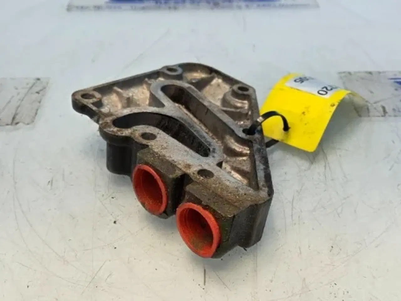 Billede 13 - John Deere  6068   Adapter Til Motoroliefilter   DZ122690