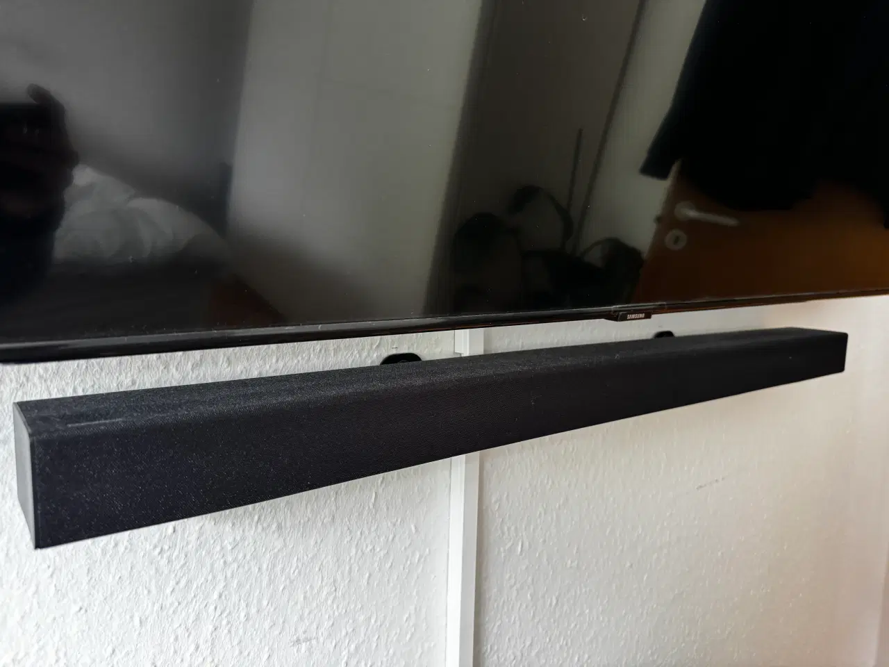 Billede 3 - Samsung TV og soundbar inkl. vægbeslag