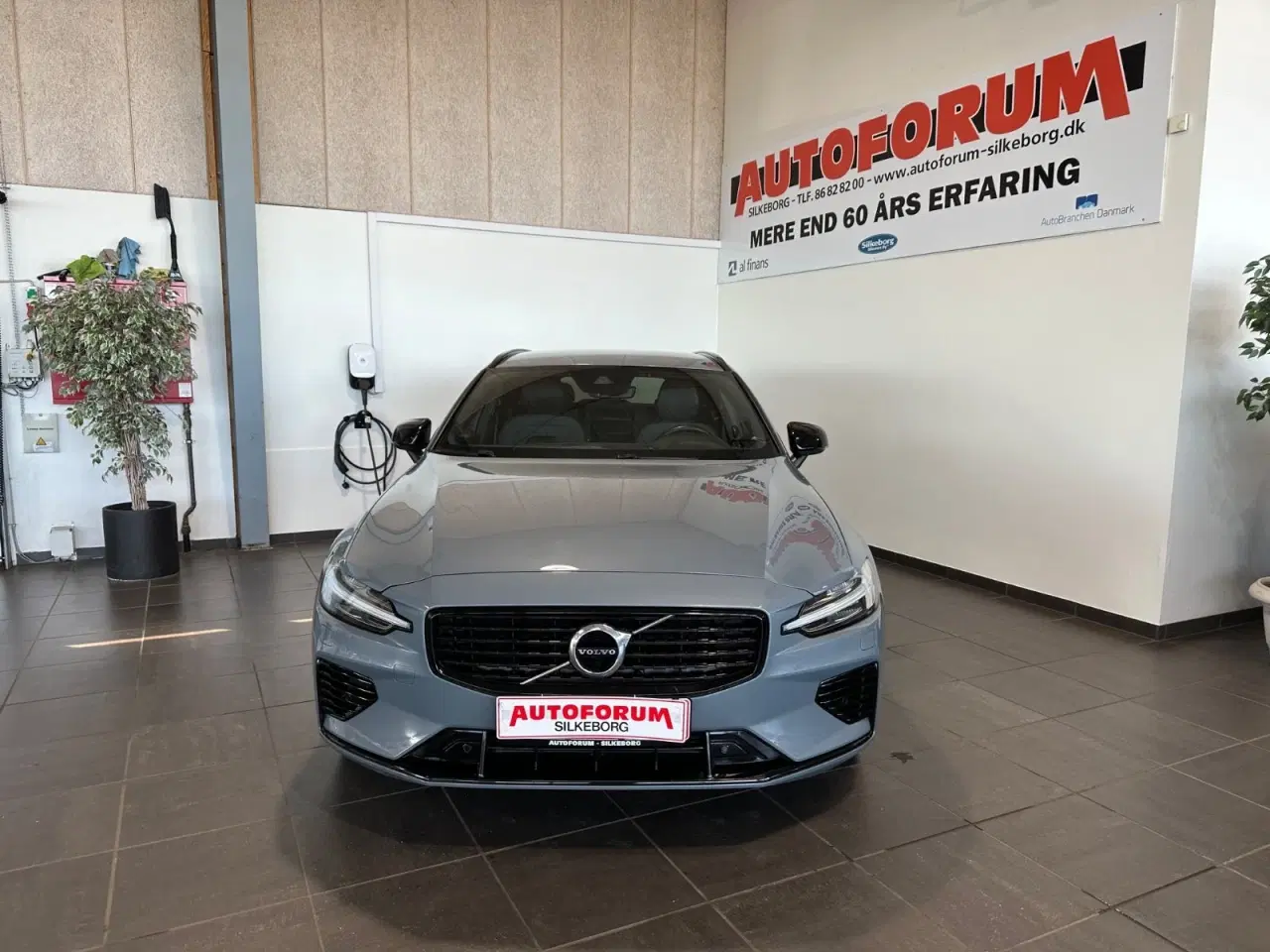 Billede 2 - Volvo V60 2,0 T6 ReCharge R-Design aut. AWD