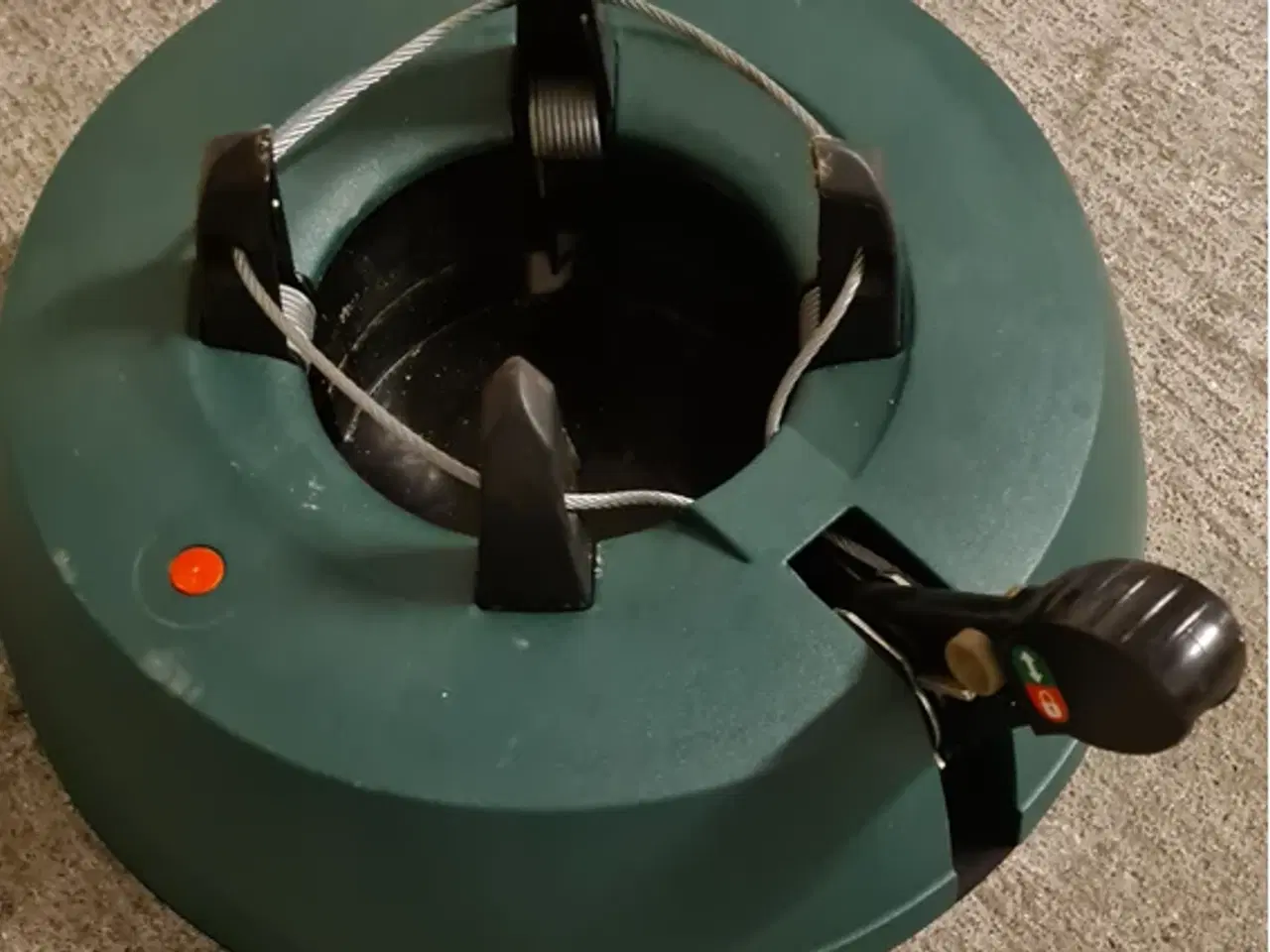 Billede 1 - Juletræsfod med sand. 4 kg.