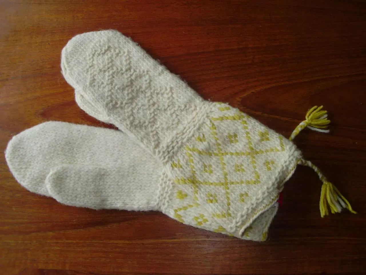 Billede 11 - Handsker, luffer og hovedtøj