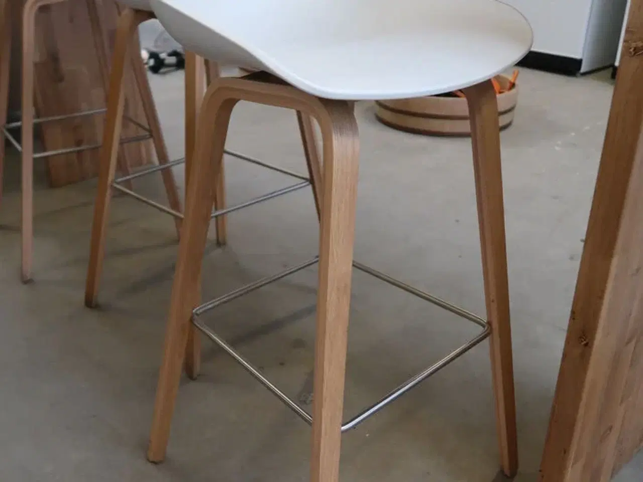 Billede 4 - Højbord med 3 barstole