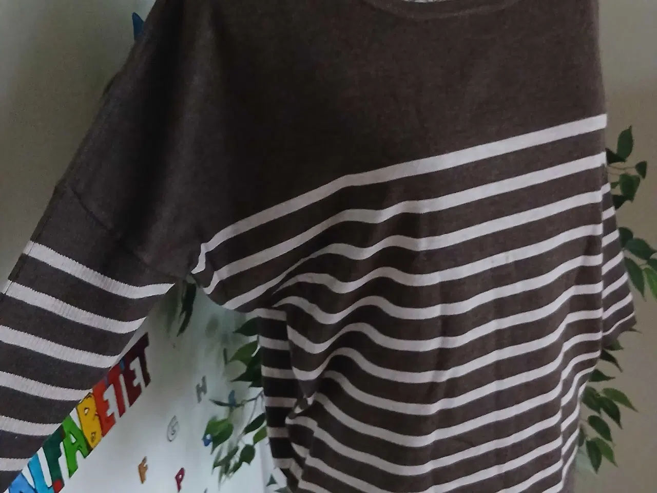 Billede 4 - Trøje. Saint Tropez. Medium/38