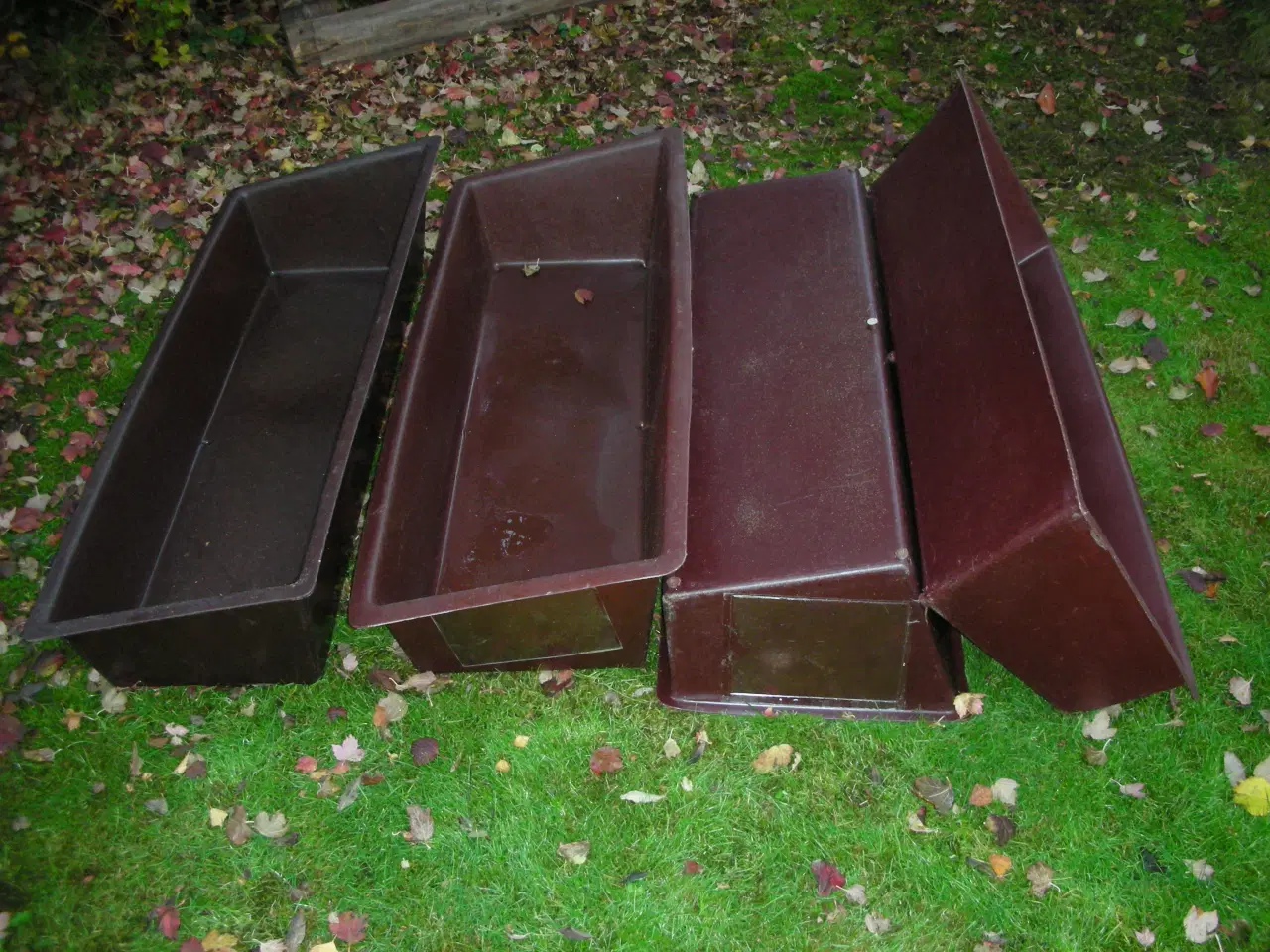 Billede 2 - Foder/vandtrug/plantekasser.