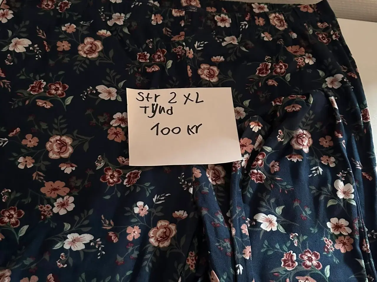 Billede 2 - Sommer liggens str L