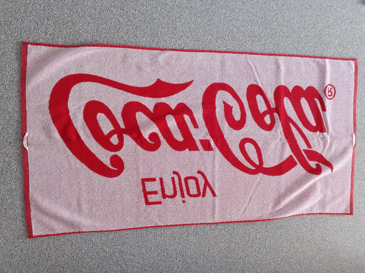 Billede 2 - Håndklæde 125 x 65 cm Coca-Cola 