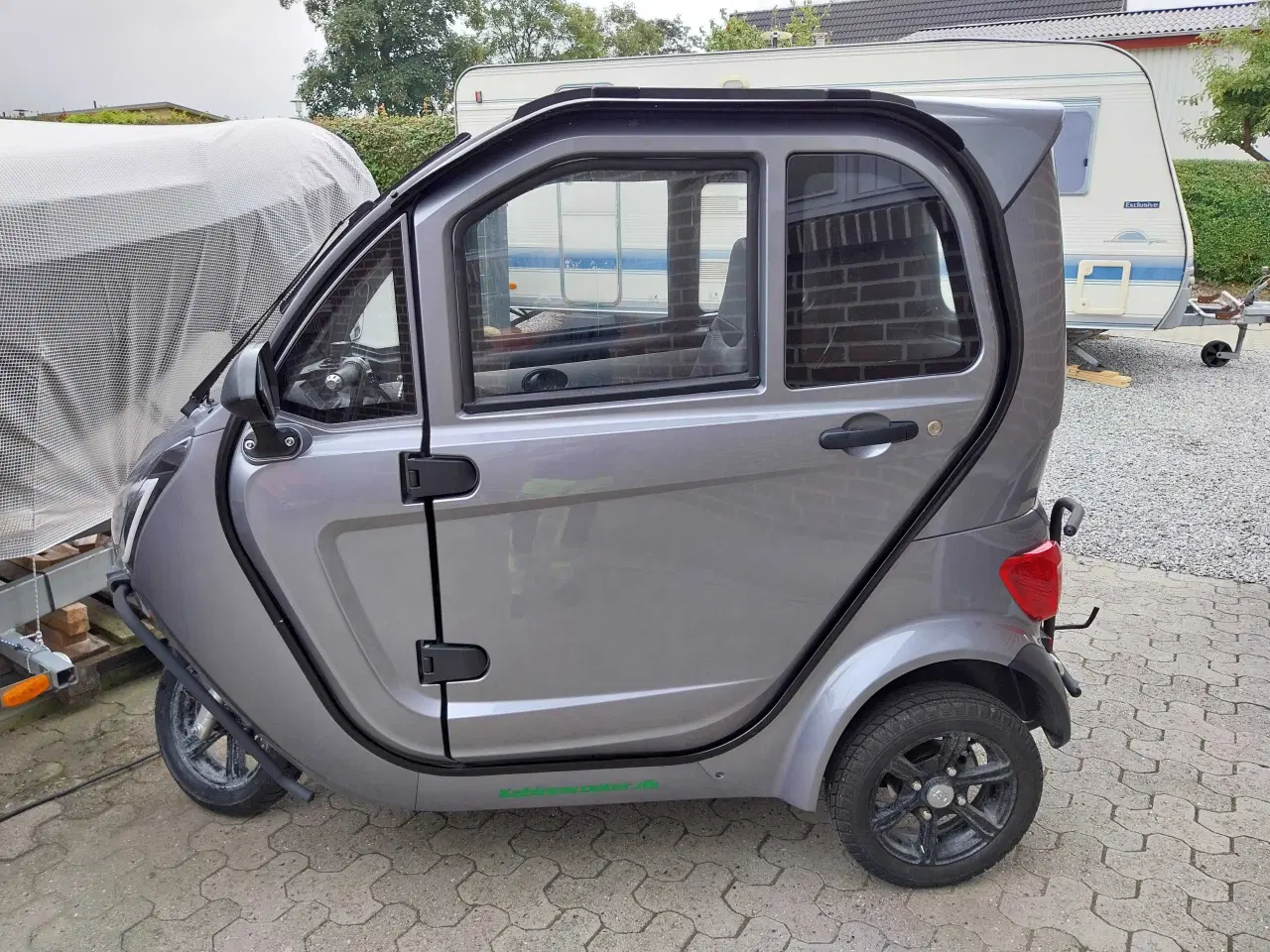 Billede 4 - Næsten ny Bach 26 S125 Kabinescooter til halv pris