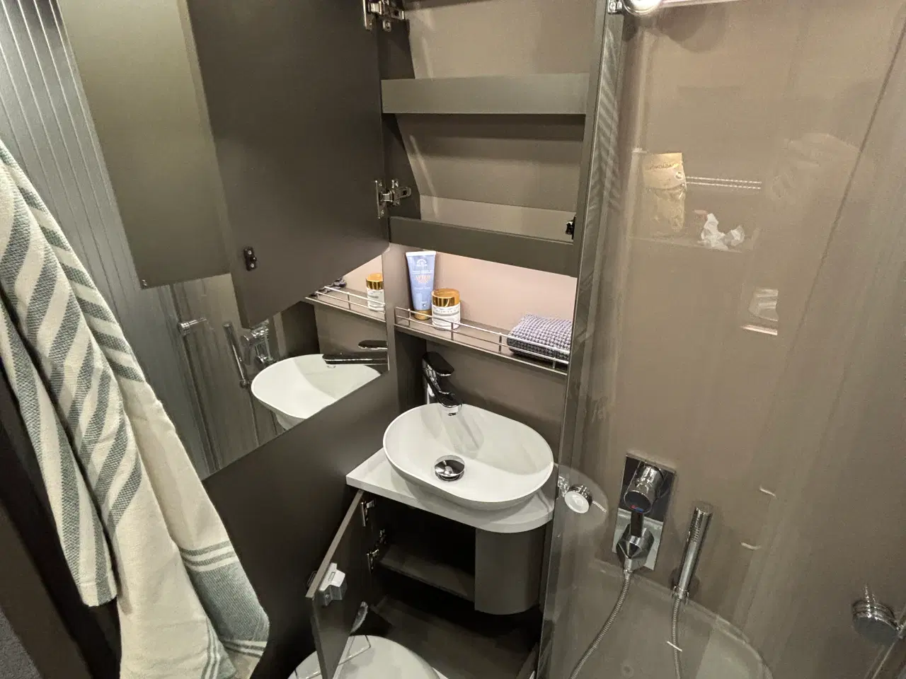 Billede 9 - Bravia 636 med aut. gear og 180 Hk.