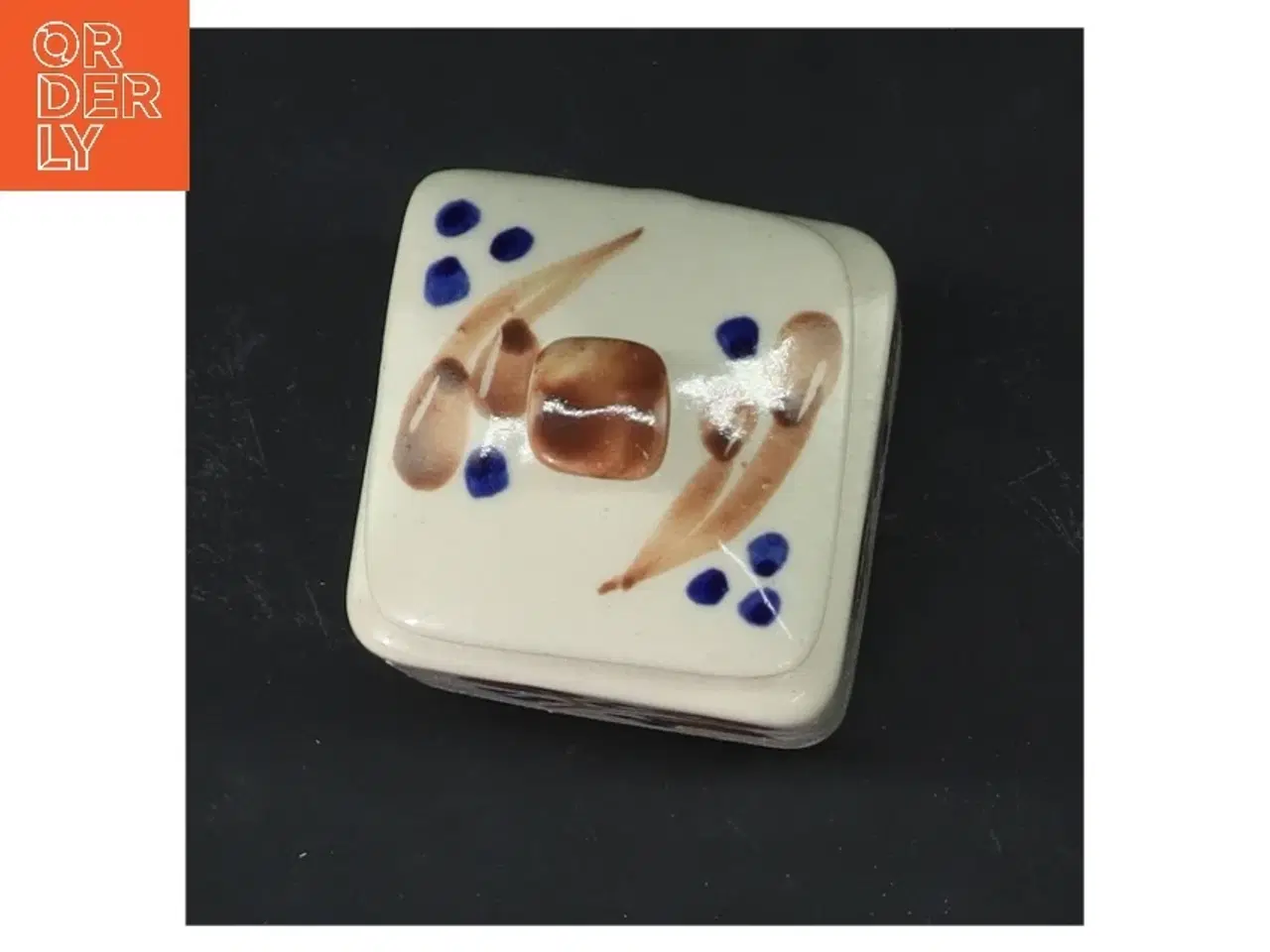 Billede 3 - Keramikkrukke med låg (str. 10 cm)