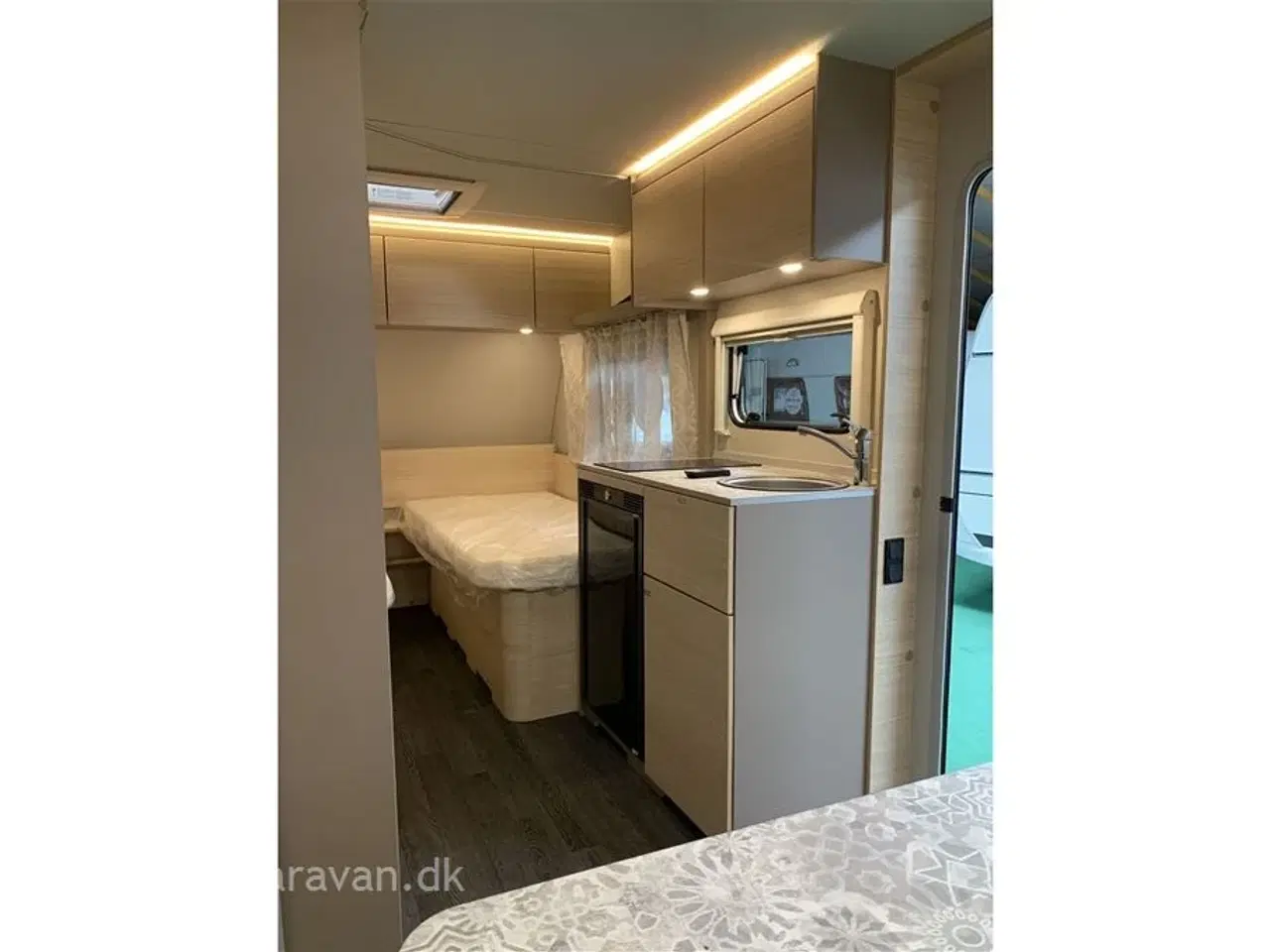 Billede 6 - 2025 - Weinsberg CaraCito 470 EU E-Power   Perfekt til EL-BILER, EGENVÆGT KUN 955 KG. FULDELEKTRISK campingvogn med enkeltsenge.