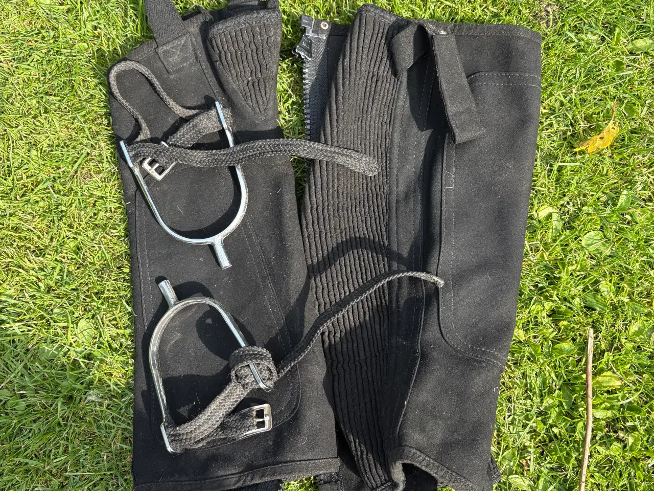 Billede 2 - Ridebukser str 44 pæn stand /sporer og leggins