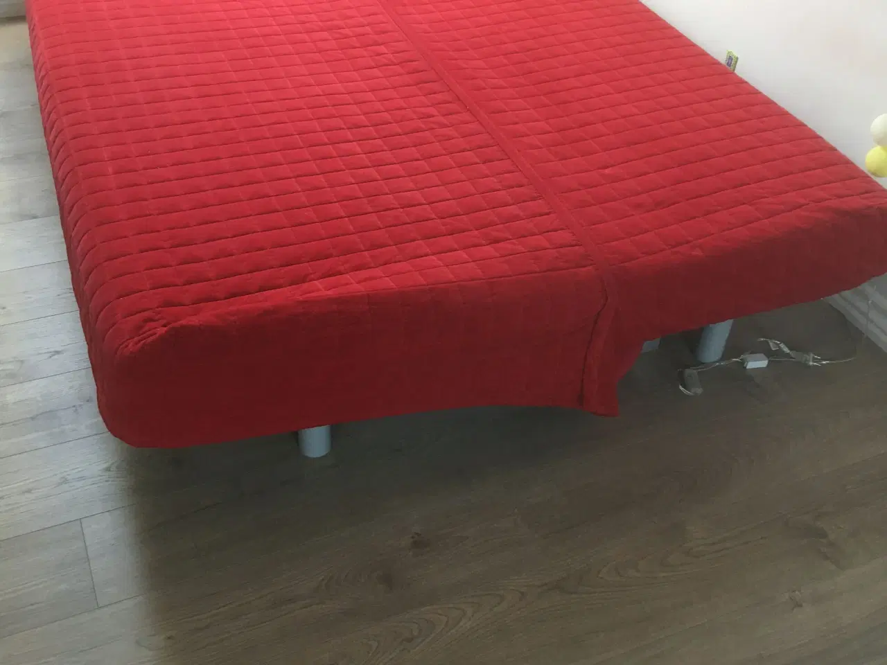 Billede 3 - Rød sovesofa