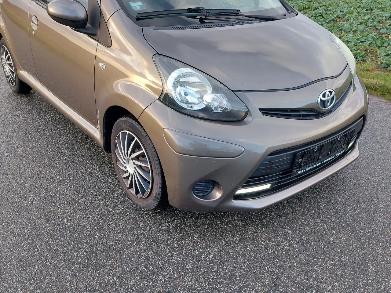 Billede 1 - Toyota Aygo 1,0 benzin årgang 2012. Frisk Nysynet.