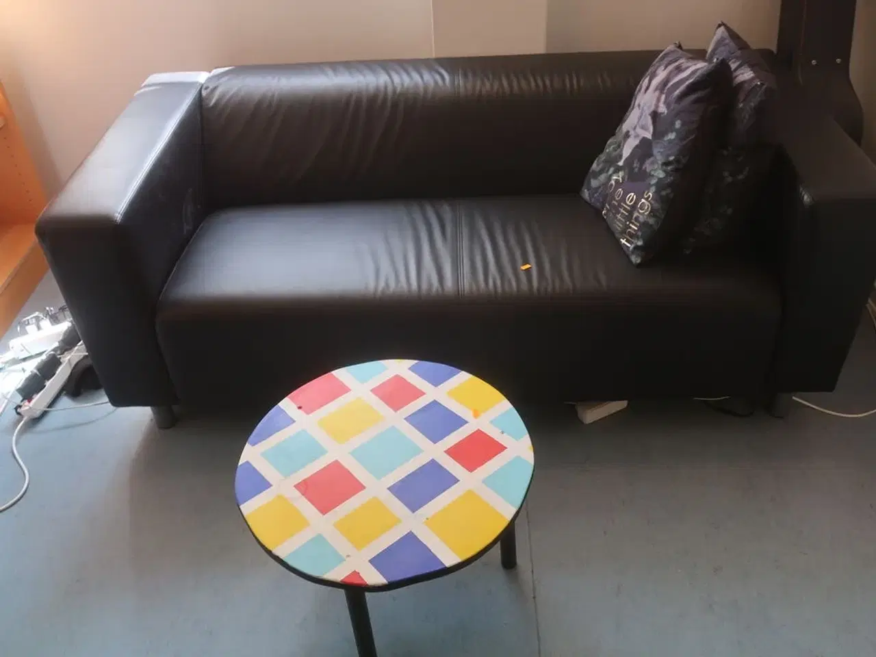 Billede 4 - Køle-/fryseskab FRIGOR samt sofa
