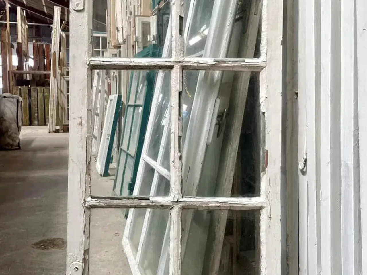 Billede 1 - Klassisk 6-ruders vinduesramme m. blæst glas